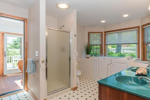 8 Lands End Ln, Gloucester, MA 01930 photo 17