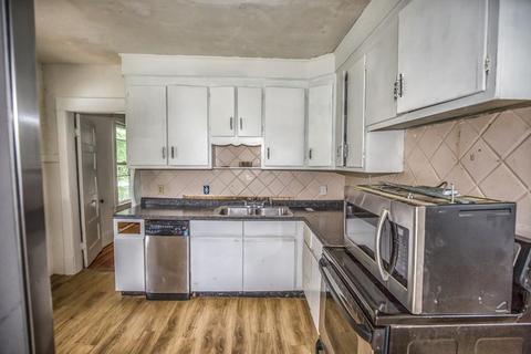 418 Page Blvd, Springfield, MA 01104 photo 3