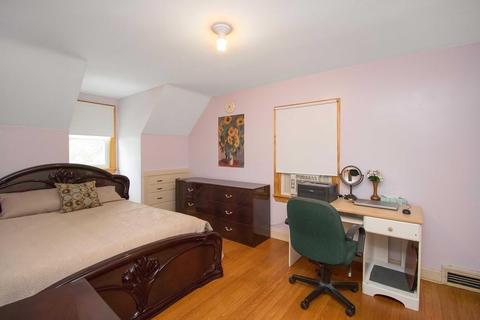 245 Roosevelt Ave, Springfield, MA 01118 photo 16