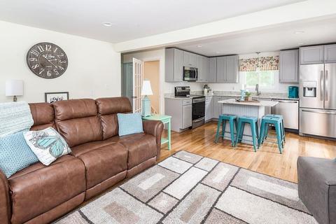 69 Knott St, Attleboro, MA 02703 photo 6