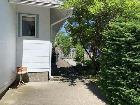 17 Amity Ct, Springfield, MA 01108 photo 5