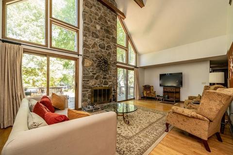 36 Dowds Ln, Chicopee, MA 01020 photo 5