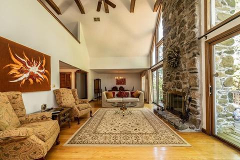 36 Dowds Ln, Chicopee, MA 01020 photo 4