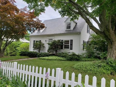 76 Forest St, Worcester, MA 01609 photo 1