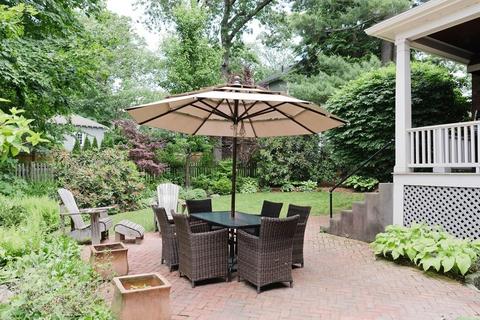 204 Park Ave, Arlington, MA 02476 photo 2