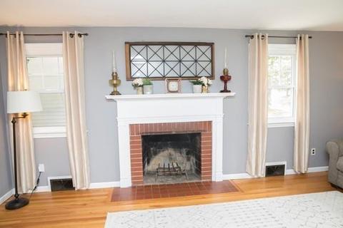 103 Glenoak Dr, Springfield, MA 01129 photo 5