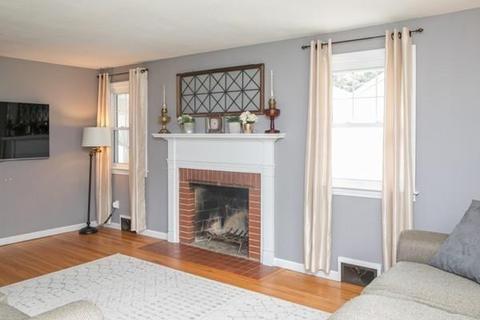 103 Glenoak Dr, Springfield, MA 01129 photo 6