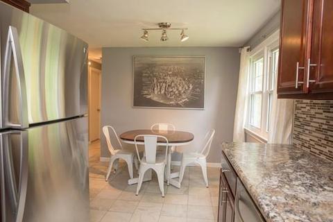 103 Glenoak Dr, Springfield, MA 01129 photo 9