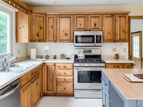 565 E Hill Rd, Oakham, MA 01068 photo 13