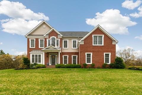 155 Mohawk Path, Holliston, MA 01746 photo 1