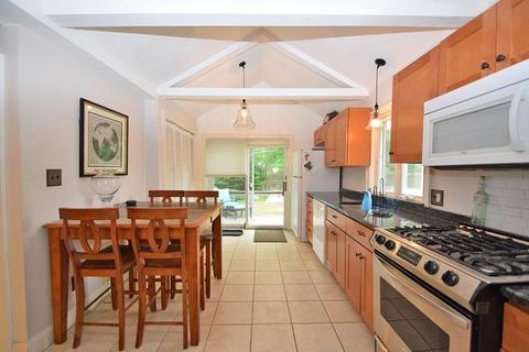 147 E High St, Avon, MA 02322 photo 5