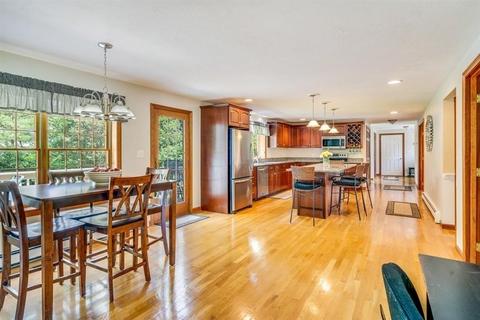 98 Curtis Mill Ln, Hanover, MA 02339 photo 6