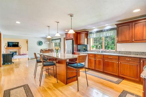 98 Curtis Mill Ln, Hanover, MA 02339 photo 5