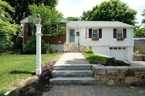 96 Nancy Rd, Milton, MA 02186 photo 2