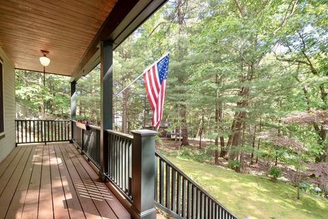 16 Forest Rd, Wakefield, MA 01880 photo 2