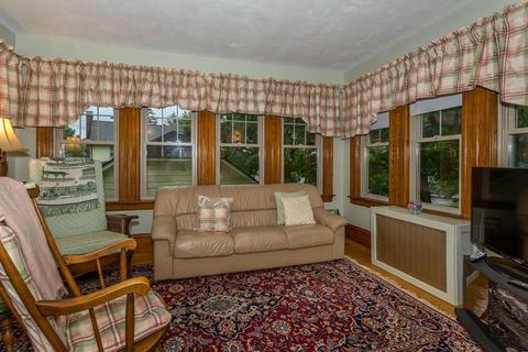 16 Tolman St, Canton, MA 02021 photo 4
