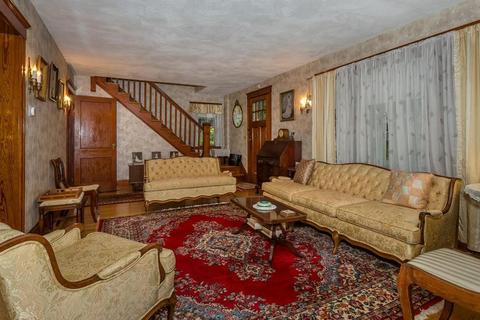16 Tolman St, Canton, MA 02021 photo 3
