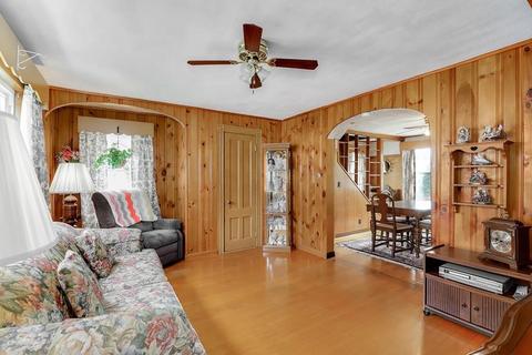 5 Grant St, Maynard, MA 01754 photo 8