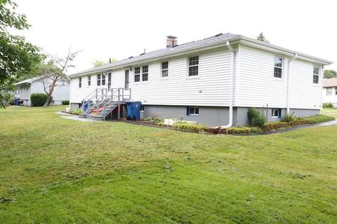 9 Robert Rd, Randolph, MA 02368 photo 4