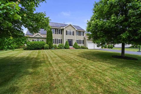 10 Rolling Meadow Dr, Millis, MA 02054 photo 1