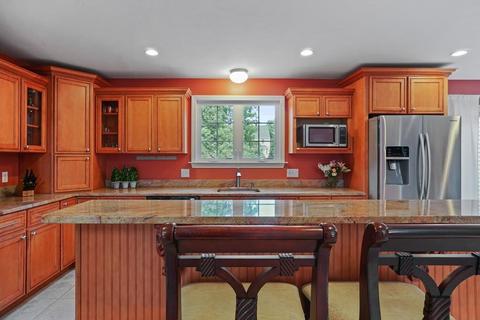 10 Rolling Meadow Dr, Millis, MA 02054 photo 8