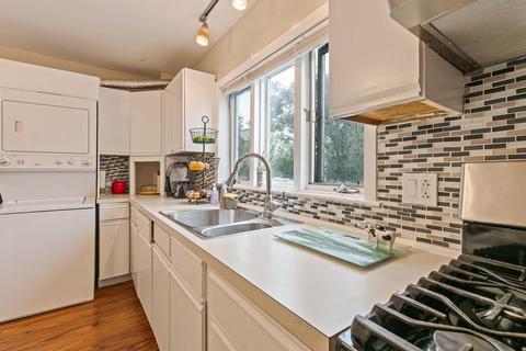 32 Dean St, Everett, MA 02149 photo 5