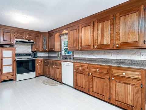 26 Mill St, Dunstable, MA 01827 photo 3