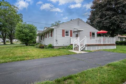 23 Pine Crest Dr, Worcester, MA 01604 photo 2