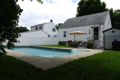 17 Acushnet Ave, Worcester, MA 01606 photo 8