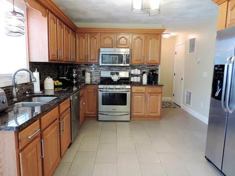 904 Charles St, Fall River, MA 02724 photo 5