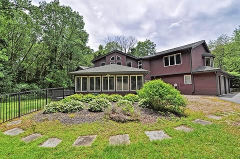 4 Apple Valley Dr, Acton, MA 01720 photo 2