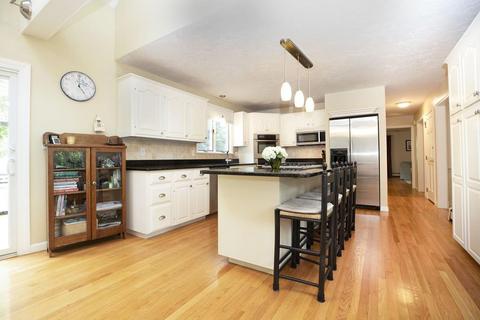 81 Summer St, Hingham, MA 02043 photo 4