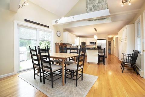 81 Summer St, Hingham, MA 02043 photo 5