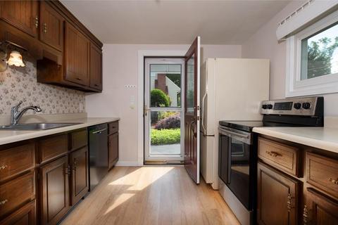 66 Audley Rd, Springfield, MA 01118 photo 12