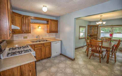 33 Beyer Dr, Easthampton, MA 01027 photo 4