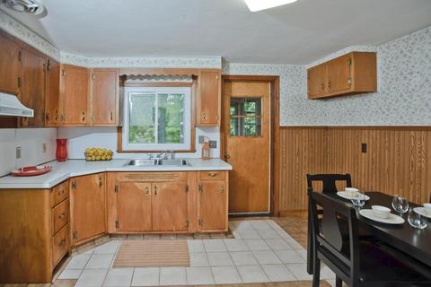 40 Brittany Rd, Springfield, MA 01151 photo 13