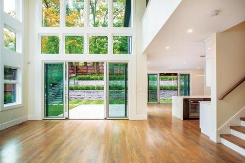 302 Mason Ter, Brookline, MA 02446 photo 13