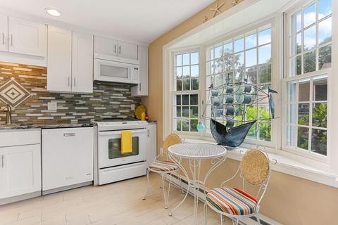 287 Ocean St #D1, Hyannis, MA 02601 photo 5