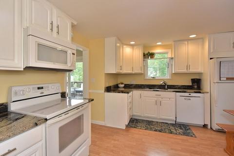 39 Elmwood St, Maynard, MA 01754 photo 4