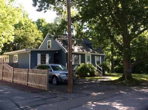 4 Tudor Rd, Beverly, MA 01915 photo 2