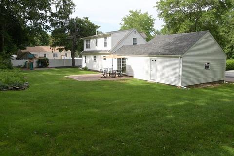 21 Cedar St, Raynham, MA 02767 photo 4