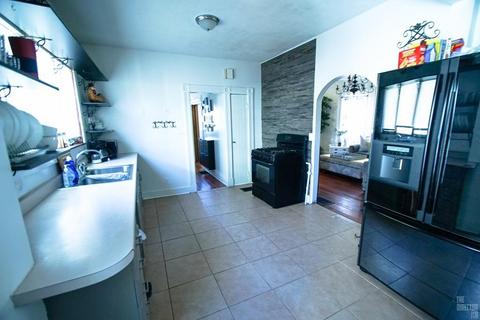 90 Governor St, Springfield, MA 01104 photo 9