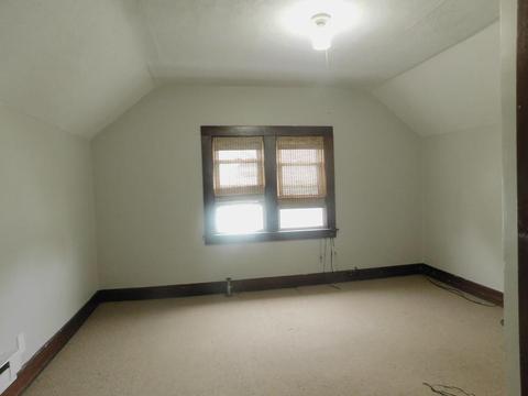 5 Highland Ave, Chicopee, MA 01013 photo 14