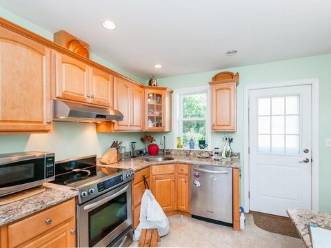 58 Bates St, Hull, MA 02045 photo 2