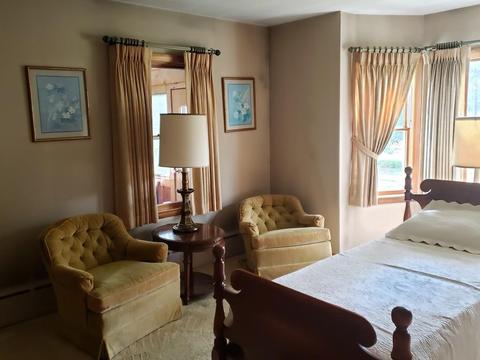 5 Highland St, Ware, MA 01082 photo 12