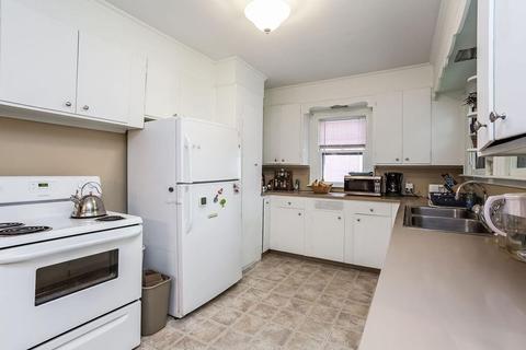 49 Burton St, Springfield, MA 01108 photo 4