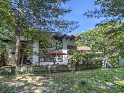 1147 High St, Dedham, MA 02026 photo 1