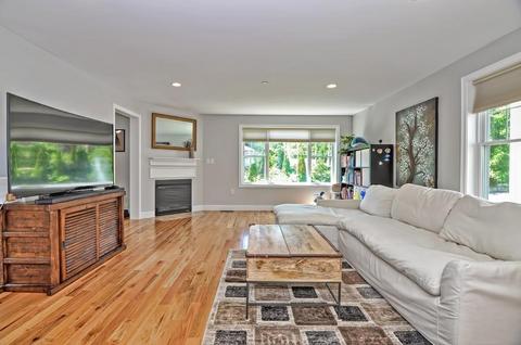 34 Webster St #4, Needham, MA 02494 photo 2