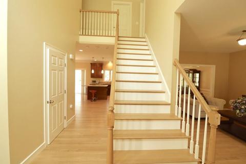 16 Whisper Dr, Worcester, MA 01609 photo 2