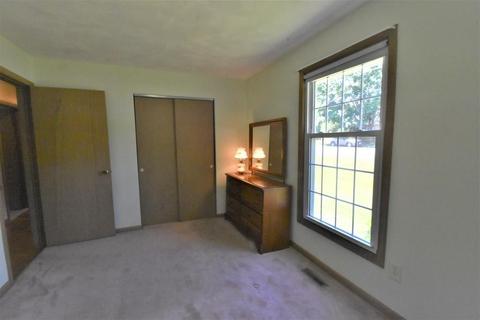 13 Walker Rd, Beverly, MA 01915 photo 12